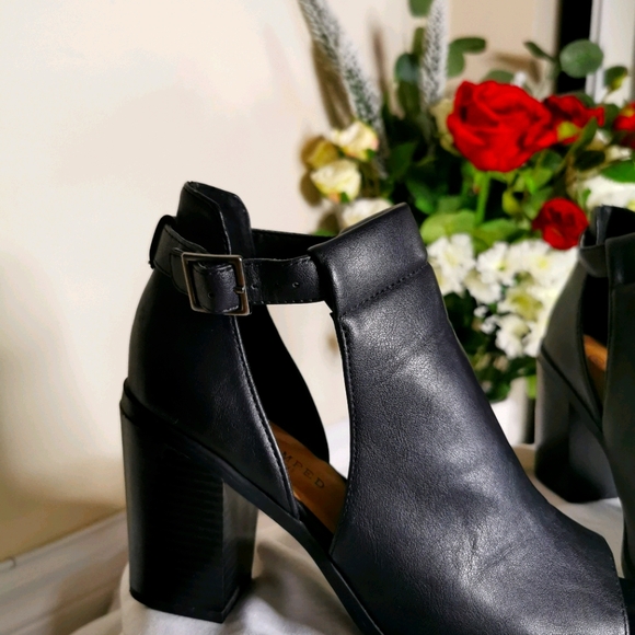 NWT Revamped boot - Picture 7 of 11